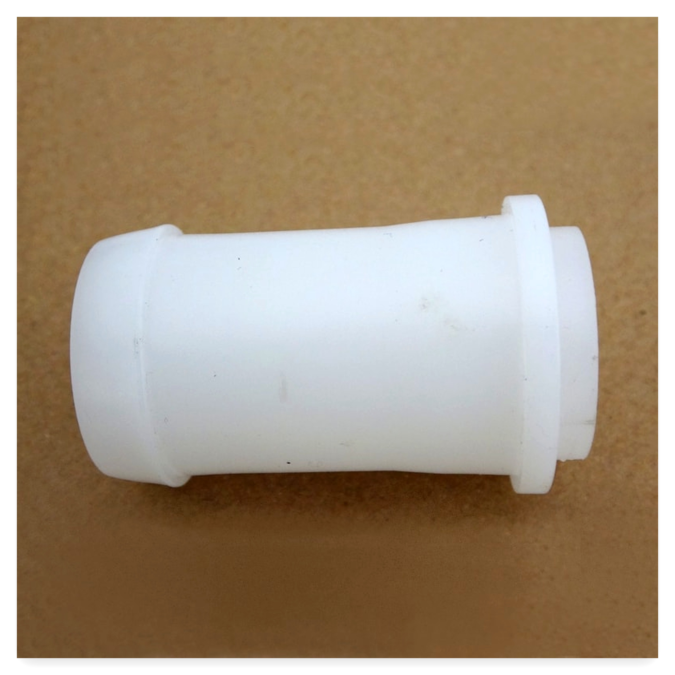 2f8376c0b9371b62f9193c0324b08607.jpg Końcówka węża FI-32 prosta plastik