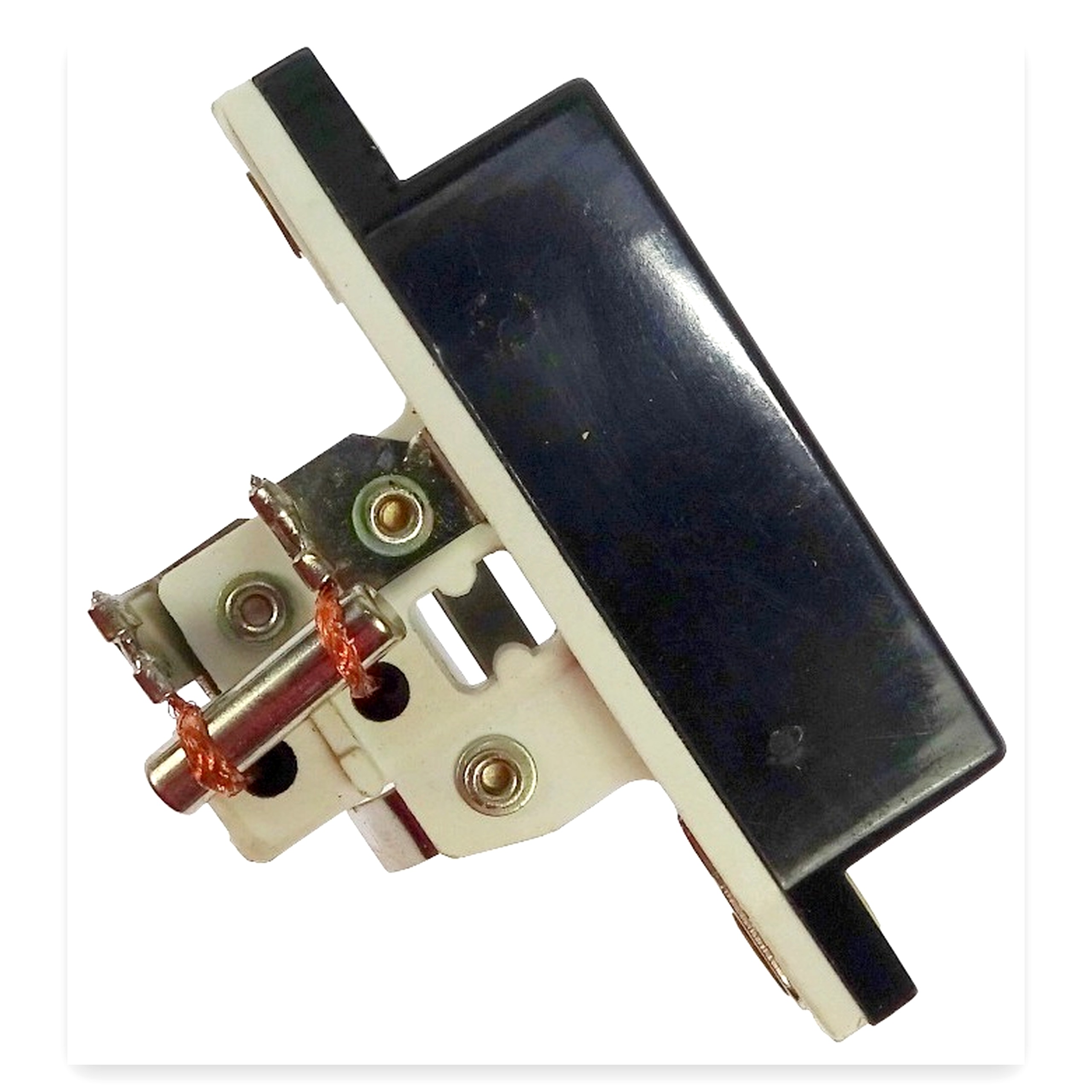543dfa9017f29538e0ecc6106f0a95d0.jpg Regulator alternatora