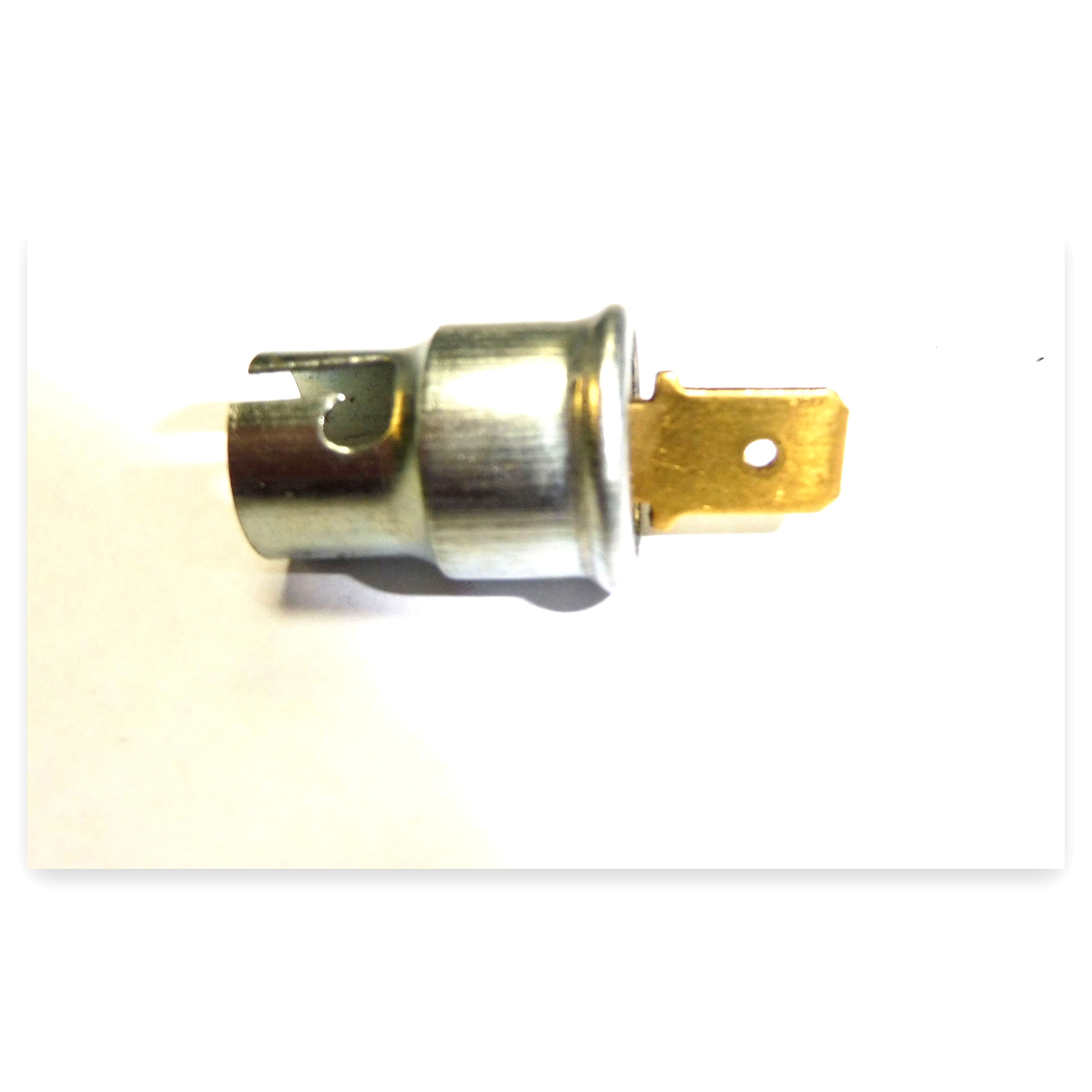 8fc9acc5ee7606086d5bc4ada2477a82.jpg Oprawa żarówki Ursus Zetor