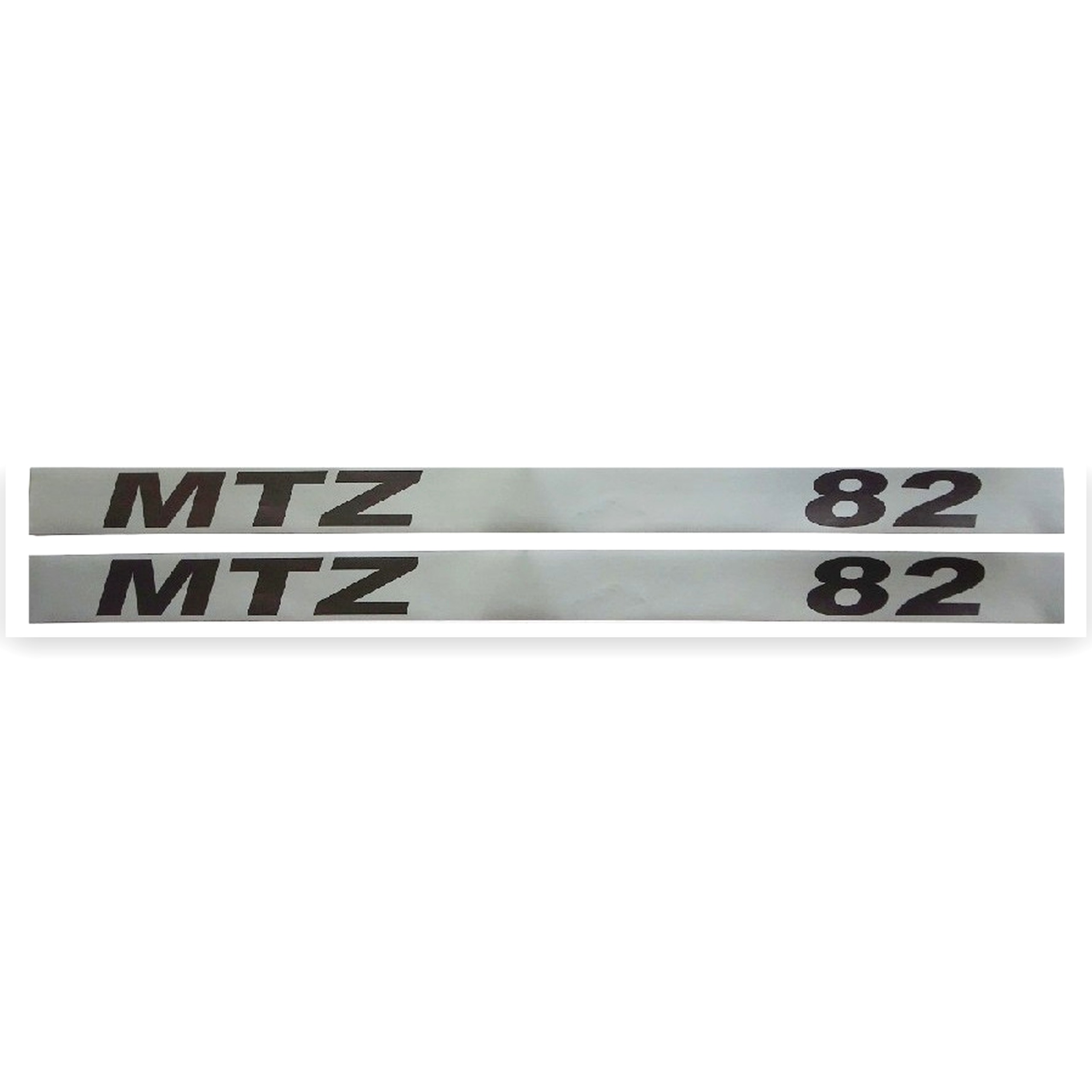 fbee883850ea41beb4eeb7a879279939.jpg Komplet znaków - emblematów MTZ 82
